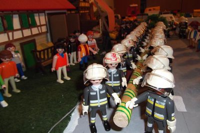 Maibaum 005.jpg (71.71 KiB) 3194 mal betrachtet Alle warten gespannt auf das Signal.