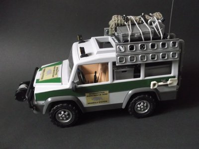 Safari-jeep8.jpg
