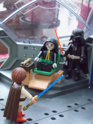 Ich fühle deinen Hass junger Skywalker   streck mich nieder mit deinem Lichtschwert.jpg
