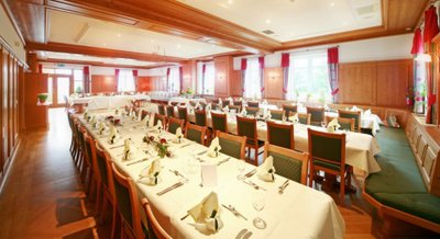 Aumiller_großer Saal.jpg (62.71 KiB) 1689 mal betrachtet Aumiller_großer Saal.jpg