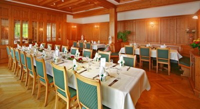 Aumiller_kleiner Saal.jpg (64.44 KiB) 1706 mal betrachtet Aumiller_kleiner Saal.jpg