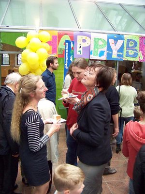 playmobil Geburtstag Speyer Elise mit Fr. Kupiak.JPG