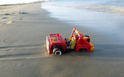 P1140249.JPG (224.9 KiB) 1477 mal betrachtet Olli Offroad ist offensichtlich ein bisschen zu optimistisch und zu unerfahren an die Sache herangegangen - nu sitzt Er fest