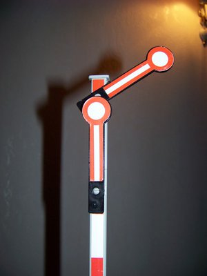 Elise Signal HP1.jpg
