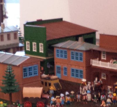 Terence 2 Grünes Haus.jpg