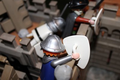 Angriff 004c.jpg (144.75 KiB) 1445 mal betrachtet Es gab die ersten schweren Treffer und Verwundeten.