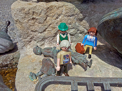 16 a Spielzeugbrunnen.jpg