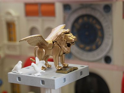 09 Statue3.jpg