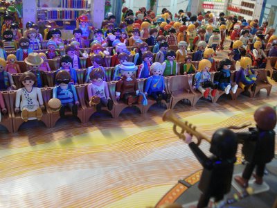 051 Konzerthalle .jpg (196.09 KiB) 3613 mal betrachtet 051 Konzerthalle .jpg