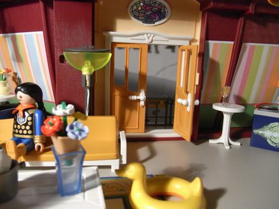 RIMG0038.JPG (74.64 KiB) 943 mal betrachtet Upps, Kiki ist gleich raus auf den Balkon?!<br />Kiki! Burny ist noch nicht da!