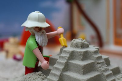 IMG_1042.jpg (49.8 KiB) 931 mal betrachtet Santa, ein Meister im Sandburgen bauen =)
