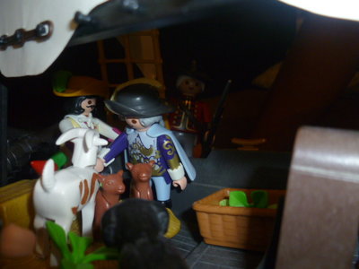 P1060981.JPG (173.87 KiB) 1365 mal betrachtet Ein paar Minuten und einige schmerzhafte „Mmmmmmmmmmmmmaaaaaahhhhhhhhhs....!“ später, stand die Ziege wieder, doch nicht alleine, zwei kleine Zicklein standen mit Ihr an Deck, des kleinen Schoners „Seemöwe“ und schauten Neugierig in die verblüfften Augen der Matrosen, des Kapitäns und von Gabriel de la Trotta....<br /><br /><br />Wie konnte dieses Wunder der Geburt nur passiert sein....???? Alle waren Ratlos.....