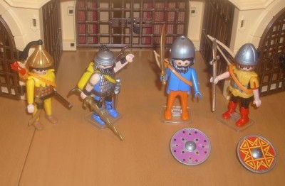 4 Leibwachen-Oberste.JPG (60.34 KiB) 8915 mal betrachtet 4 Leibwachen-Oberste.JPG