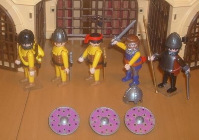 5 Leibwachen-Helden.JPG (49.99 KiB) 8913 mal betrachtet 5 Leibwachen-Helden.JPG