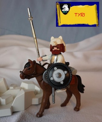 Tyri mit Pferd.JPG