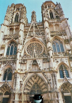Krieg 01.JPG (313.79 KiB) 2529 mal betrachtet Kathedrale St. Etienne von Toul