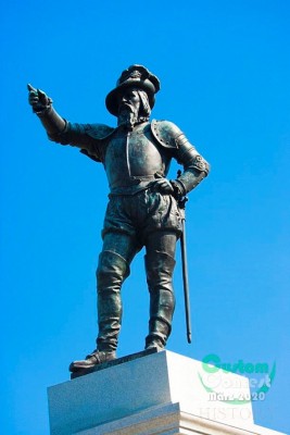 Juan Ponce de Leon Statue.jpg