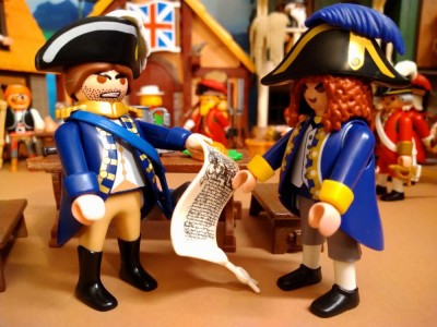 Gen Arnold.jpg (131.2 KiB) 2134 mal betrachtet links der fiese Verräter General Arnold <br />im Gespräch mit dem Siziliener Capitano RUMMS