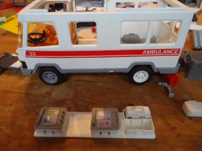 Playmobil Krankenwagen.JPG