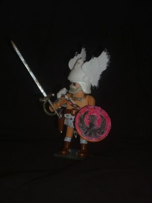 Warlord Travis Morgan Front Schild hoch.JPG