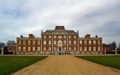 800px-Wimpole_Hall_2014-03-19_(1).jpeg (121.32 KiB) 2721 mal betrachtet 800px-Wimpole_Hall_2014-03-19_(1).jpeg