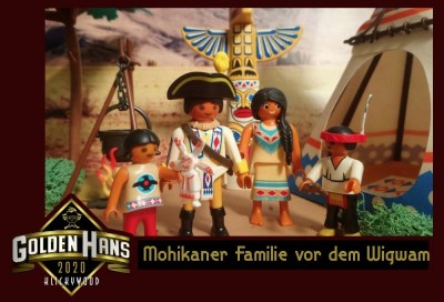 12 Mohikaner Familie vor dem Wigwam.jpg