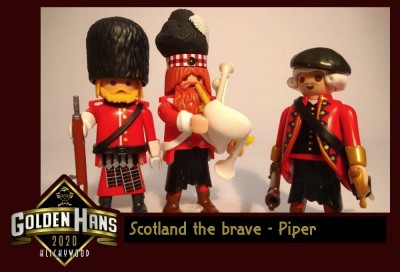 18 Scotland the brave - Piper.jpg