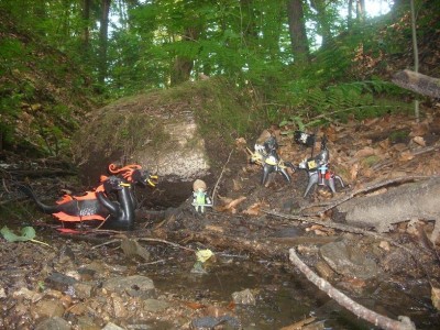 Treffen am fast ausgetrockneten Fluß (komplett).JPG