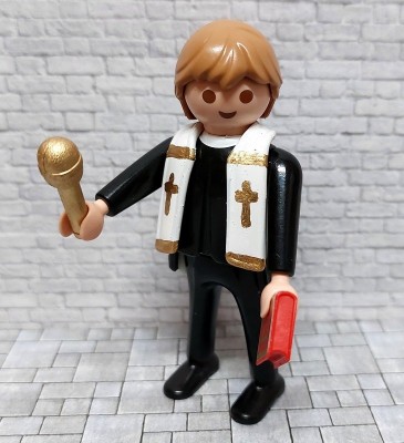 Playmobil Pastor.jpg