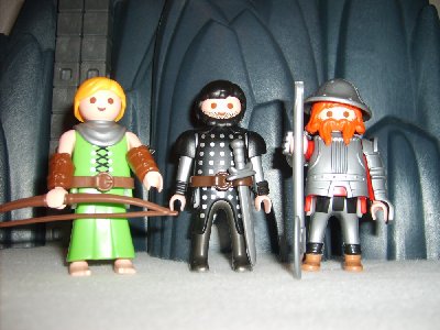 2. Legolas & Aragorn & Gimli.JPG (220.17 KiB) 2202 mal betrachtet Die Herren Legolas (schimpft bitte nicht über seinen Rock...der Elb soll keine Filmkopie sein), Aragorn und Gimli (die Beine sind unauffällig aber sie sind doch kürzer als normal)...