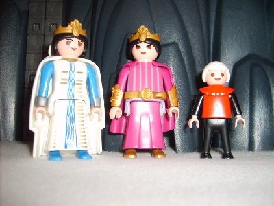 4. Arwen & Elrond § Bilbo.JPG (198.86 KiB) 2202 mal betrachtet Die Elben von Bruchtal...und der kleine Bilbo...