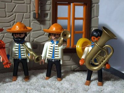 mariachi 017_k.jpg (80.25 KiB) 29684 mal betrachtet und den Trompetenbrüdern...