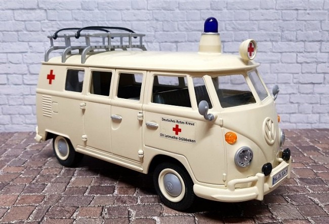 VW T1 Bulli DRK-1.jpg (107.73 KiB) 5430 mal betrachtet VW T1 Bulli DRK-1.jpg