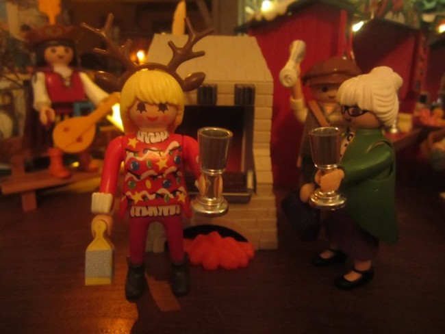 09-05 - Weihnachtsbäckerin Samantha mit Jane Marple.jpg