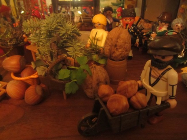 11-03 - Raymond rechts Stand mit Begonia.jpg