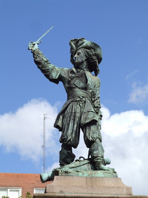 0b_Statue of Jean Bart.jpg