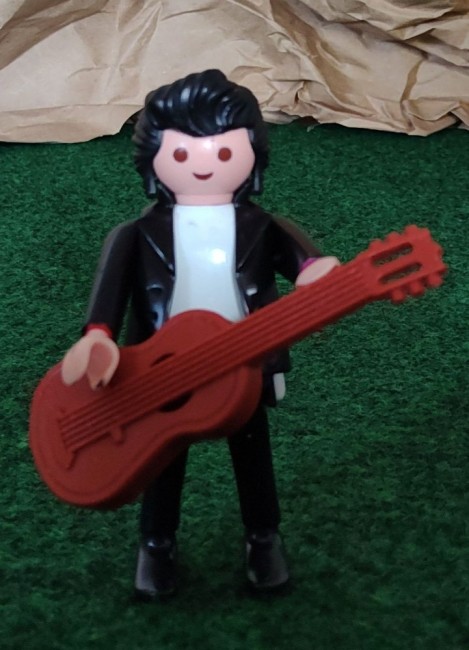 Elvis Presley 2.jpg