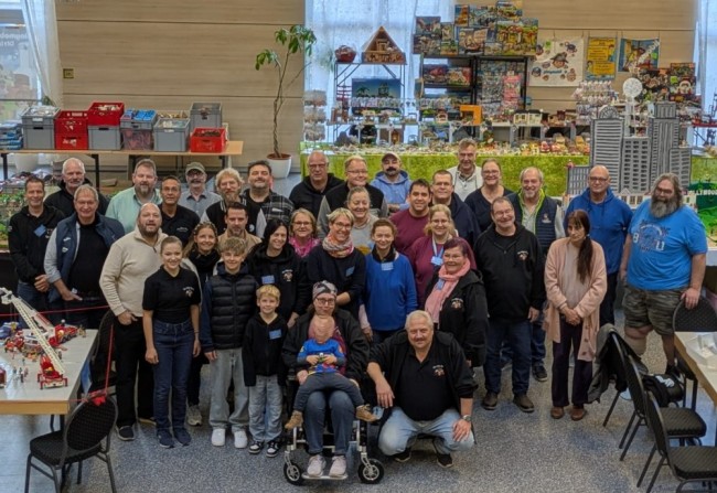 WhatsApp Kopie Gruppenbild.jpeg