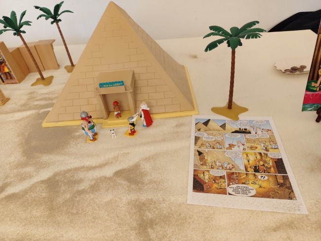 Pyramide außen KW.jpg