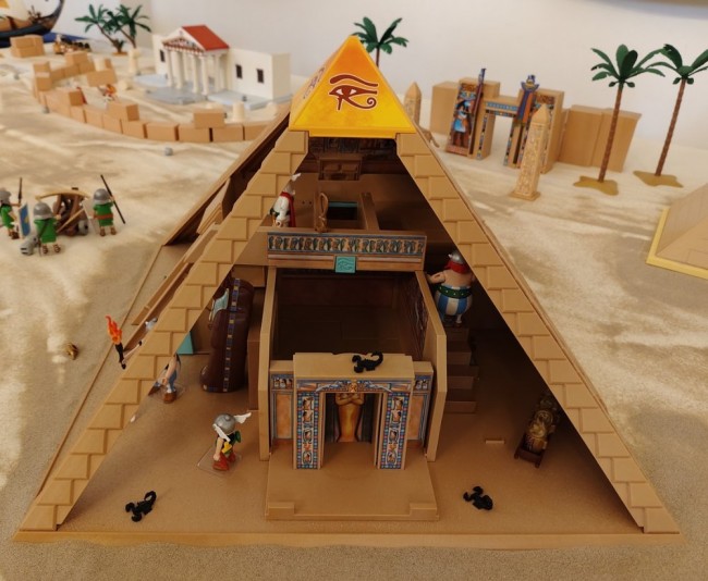 Pyramide innen 4 KWb.jpg