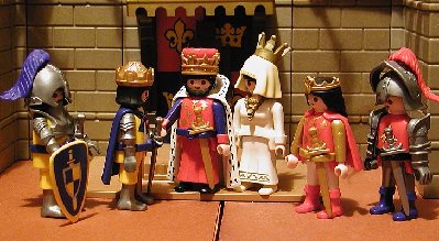 10-Ankunft_Ritter_Bienenmann.jpg (113.46 KiB) 832 mal betrachtet 10-Ankunft_Ritter_Bienenmann.jpg