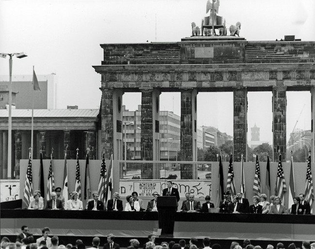Berlin_Wall.jpg