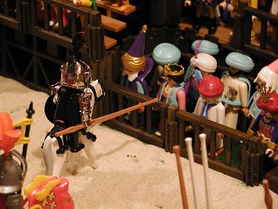 04-Gargameel_ehrt_Jasmin.jpg (146.17 KiB) 1527 mal betrachtet Ritter Gargameel will für Jasmins Ehre reiten.
