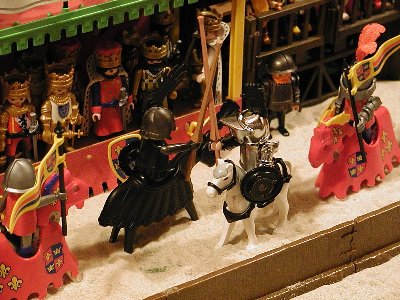 08-Ritterbegruessung.jpg (174.25 KiB) 1083 mal betrachtet 08-Ritterbegruessung.jpg