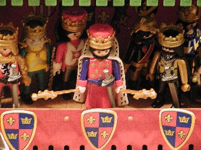 01-Romulo_erklaert_Sieger.jpg (200.42 KiB) 1520 mal betrachtet Beide Ritter wurden zu Siegern erklärt.