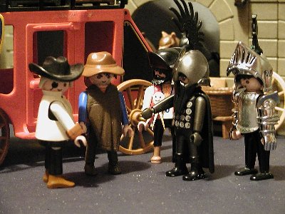 Rooster und Eastwood 1.jpg (156.06 KiB) 2016 mal betrachtet &quot;OK Jungs! Nach dem Abenteuer, ist vor dem nächsten Abenteuer!! <br />Wie wir im Westen sagen: So long!<br />Aber das heißt nicht: Augen zu und durch!&quot;