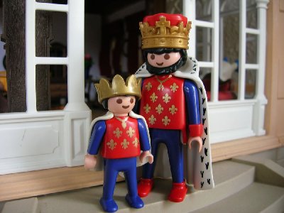 DSCN0056.jpg (117.22 KiB) 1122 mal betrachtet Und hier ist er: Seine Majestät der König und sein Sohn Prinz Playmo