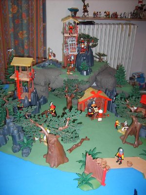 Diorama_8.jpg (153.42 KiB) 1202 mal betrachtet So...<br /><br />...das ist also das Barbarendorf.<br />Sehr interessant!
