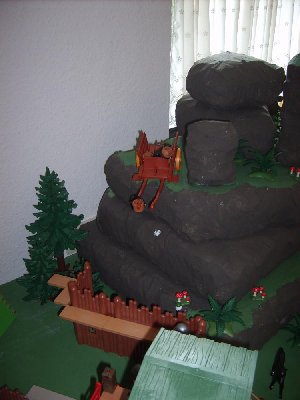 Diorama_12.jpg (108.69 KiB) 1174 mal betrachtet Für die weiße Stelle im Fels kann ich nichts ;)! <br /><br />Außerdem hat sich da wohl einer verfahren!