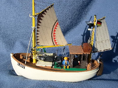 B020.JPG (214.53 KiB) 2229 mal betrachtet Da ist sie, die alte Dame: Fischkutter Susanne.